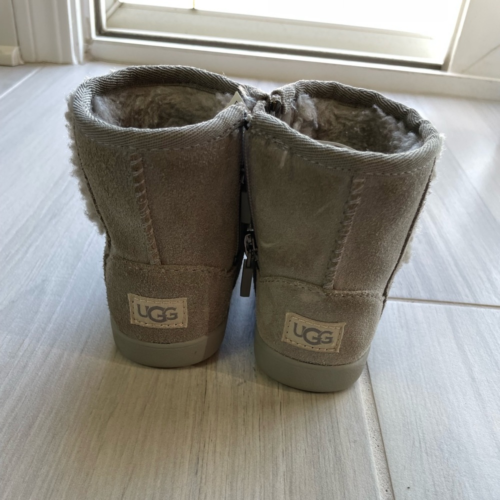 Toddler Girl Size 6T Ugg Boots